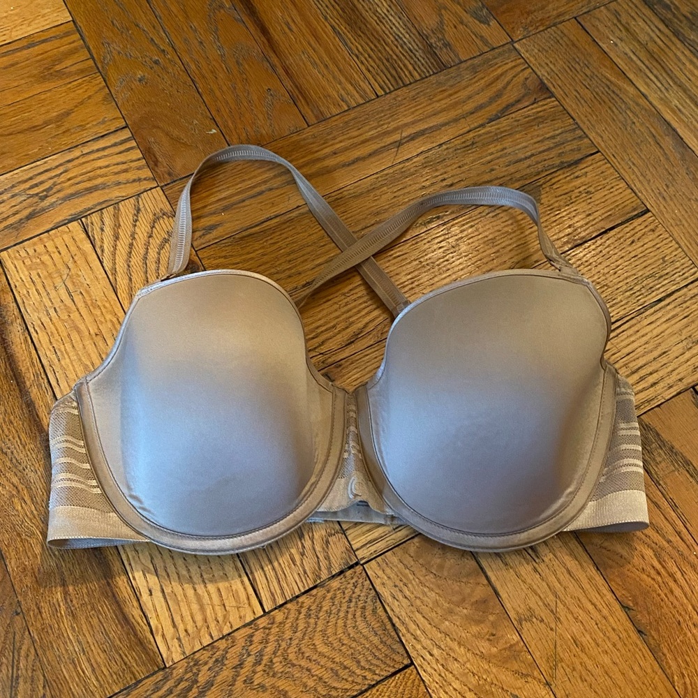 Chantelle Nude Adjustable Strap Bra Size 32F